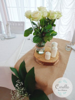 Białe róże na wesele - Sala Weselna Casello